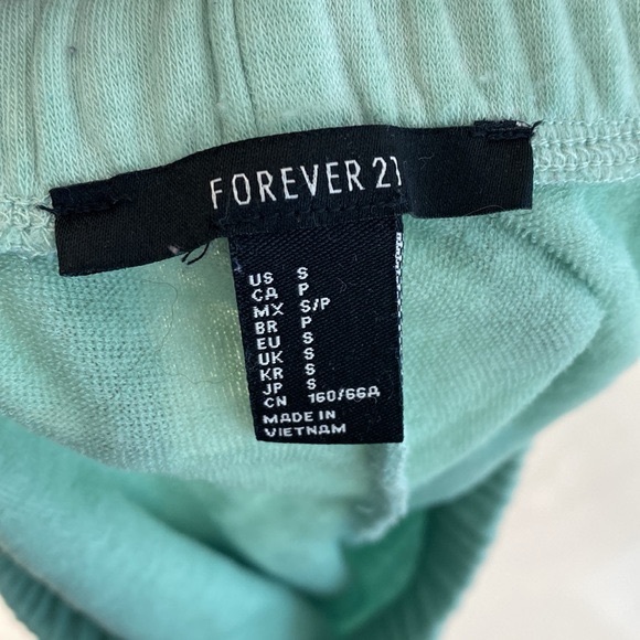 Forever 21 XXI small sweatshorts Green - Picture 3 of 4